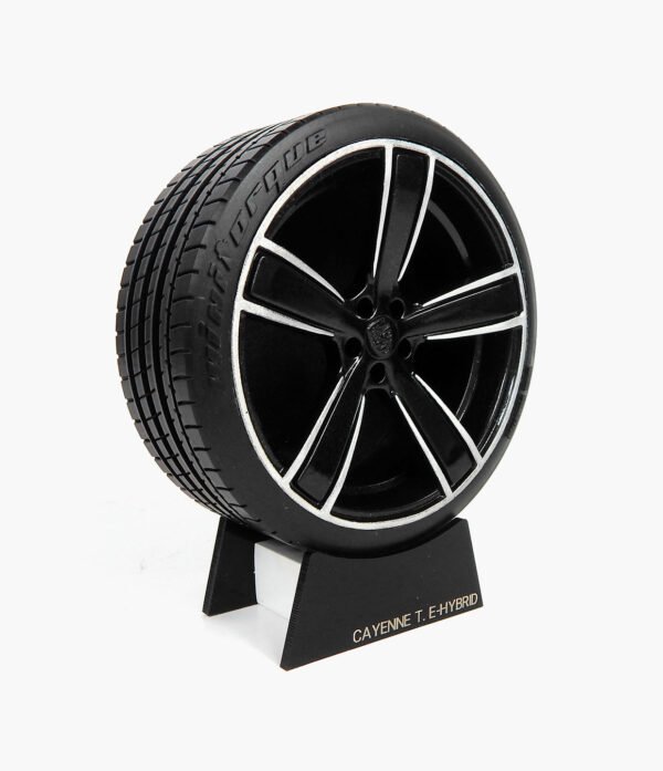 RODA PORSCHE CAYENNE HIBRID 02 Miniatura Roda Cayenne Turbo E-Hybrid Minitorque Com Pneu 10cm