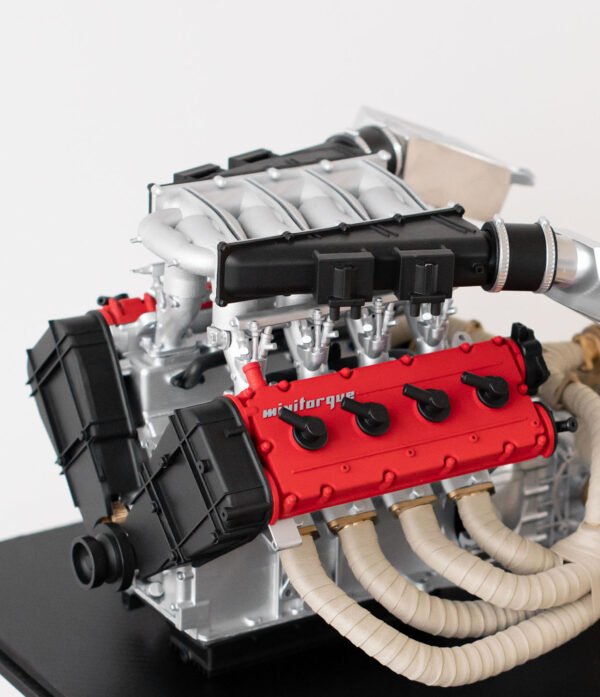 Miniatura Motor Biturbo Minitorque F40LM Escala 1:3