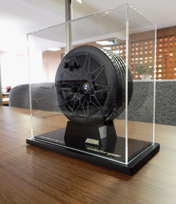RODA BMW M03 10 Miniatura Roda BMW M3 Minitorque Com Pneu 10cm E Expositor Acrílico