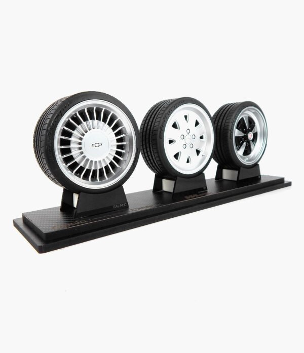 Miniatura Rodas Opala Kit  Três Peças Minitorque Com Pneu 10cm e Expositor Acrílico