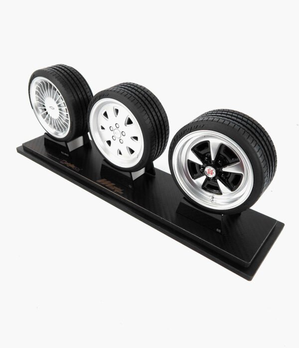 Miniatura Rodas Opala Kit  Três Peças Minitorque Com Pneu 10cm e Expositor Acrílico