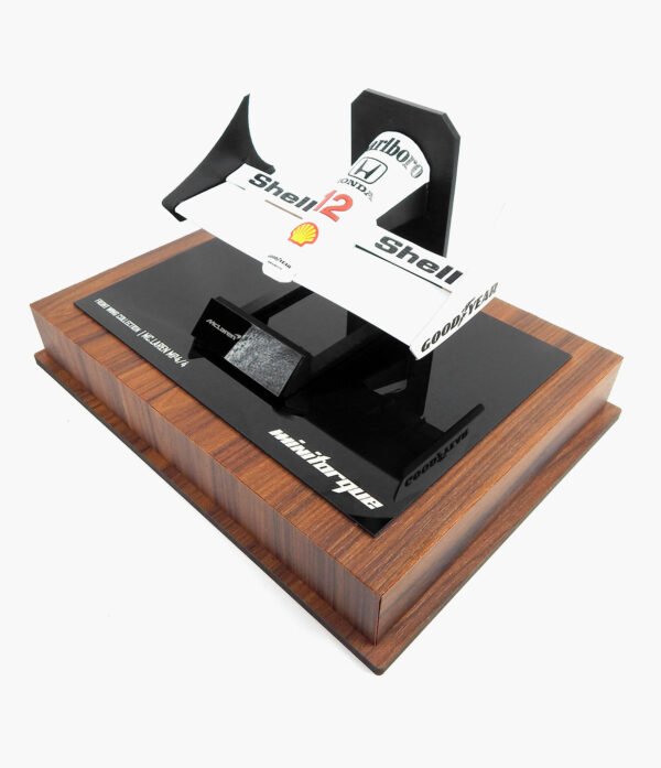 FRONT SENNA AMADEIRADA 08 Miniatura FrontWing F1 MP4/4 Com Expositor Acrílico 26cm de Comprimento