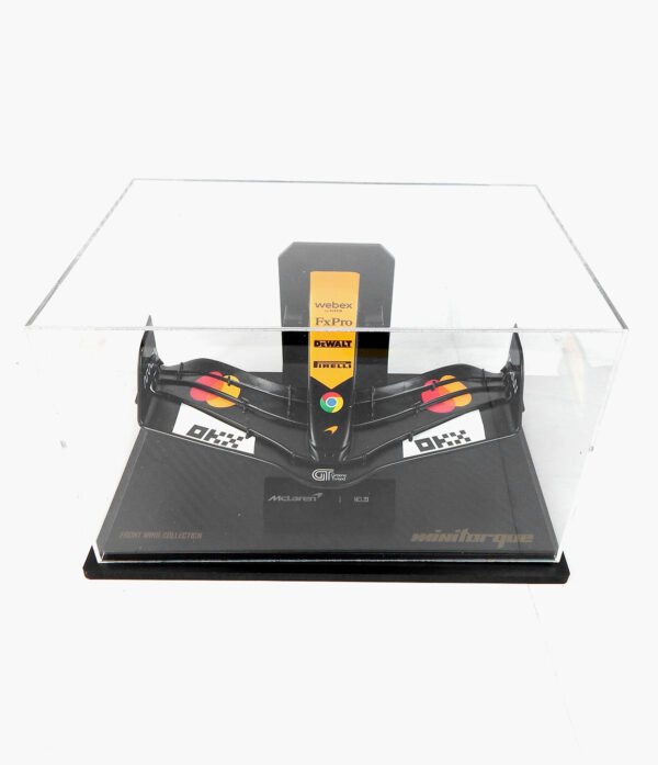 Miniatura FrontWing F1 MCL39 Com Expositor Acrílico 26cm de Comprimento