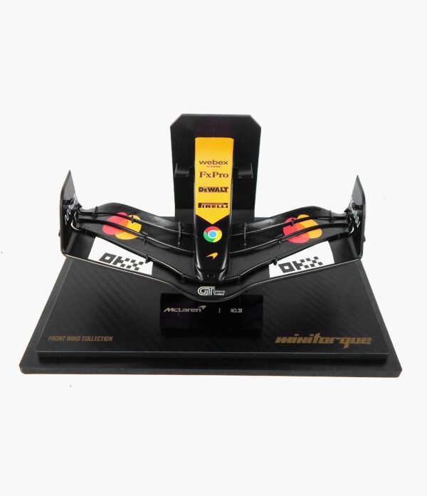 Miniatura FrontWing F1 MCL39 Com Expositor Acrílico 26cm de Comprimento