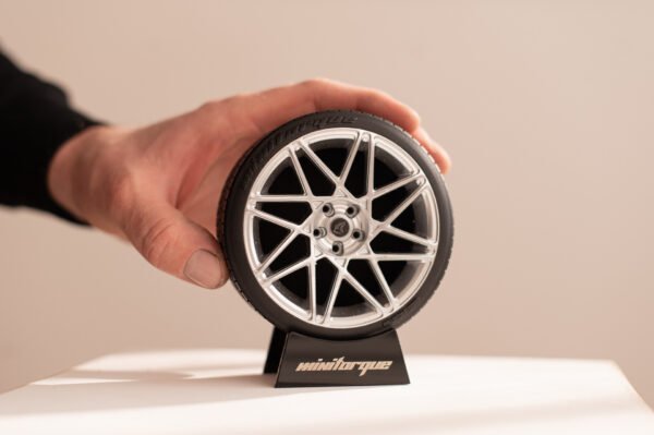 Miniatura Roda BRW 2080 Targa Minitorque Com Pneu 10cm