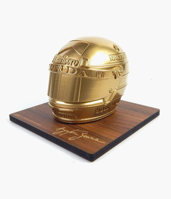 CAP SENNA AMADEIRADO 01 Miniatura Capacete Edição Especial com Base Amadeirada