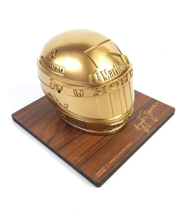 CAP SENNA AMADEIRADO 04 Miniatura Capacete Edição Especial com Base Amadeirada