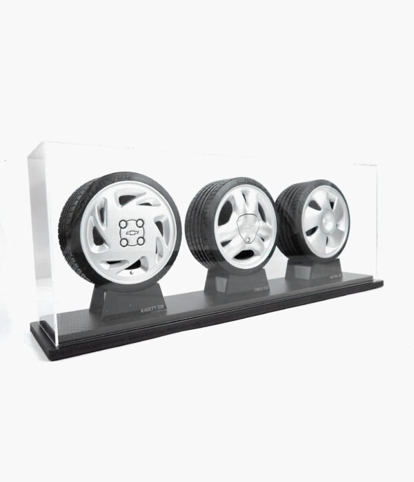 KIT RODAS GSI 01 Miniatura Rodas Série GSI Kit Com Três Peças Minitorque Com Pneu 10cm e Expositor Acrílico