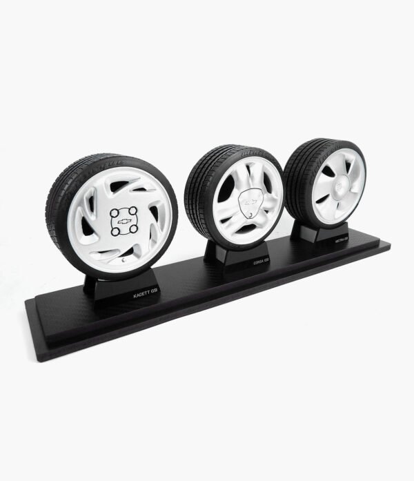 KIT RODAS GSI 04 Miniatura Rodas Série GSI Kit Com Três Peças Minitorque Com Pneu 10cm e Expositor Acrílico