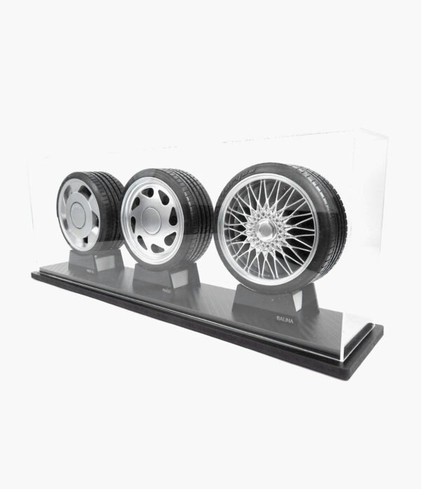 ESPECIAL VW 06 Miniatura Rodas Especiais Época Com Três Peças Minitorque Com Pneu 10cm e Expositor Acrílico