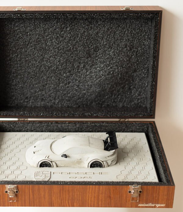 Escultura Porsche GT3 RS Concept Edition Natural Com Maleta Exclusiva