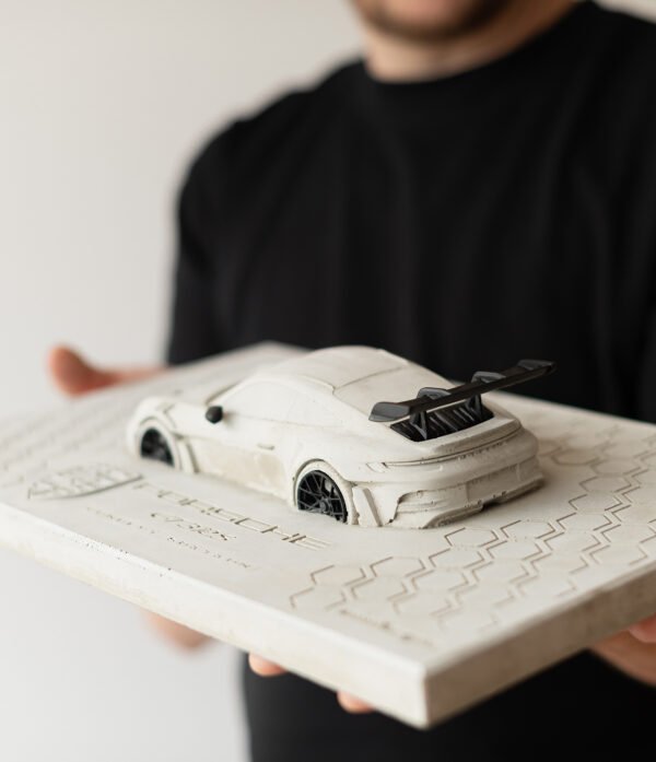 Escultura Porsche GT3 RS Concept Edition Natural Com Maleta Exclusiva