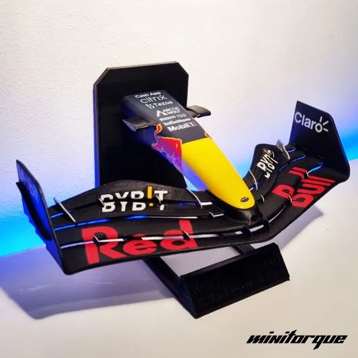 RB18 Miniatura FrontWing F1 RB18 Com Expositor Acrílico 26cm de Comprimento