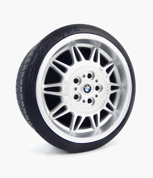 Miniatura Roda BMW M3 1995 DS1 Minitorque Com Pneu 10cm e Expositor Acrílico