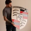 BRASAO PORSCHE 80CM 01 Quadro Decorativo Tripla Camada Logo Porsche 80x62cm Alto Padrão Premium Automotivo
