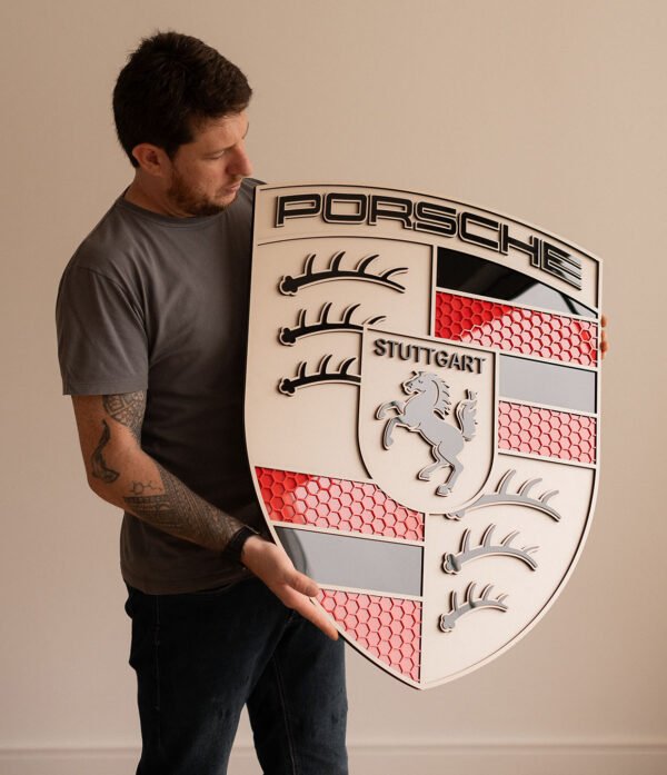 BRASAO PORSCHE 80CM 01 Quadro Decorativo Tripla Camada Logo Porsche 80x62cm Alto Padrão Premium Automotivo
