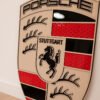 BRASAO PORSCHE 80CM 02 Quadro Decorativo Tripla Camada Logo Porsche 80x62cm Alto Padrão Premium Automotivo